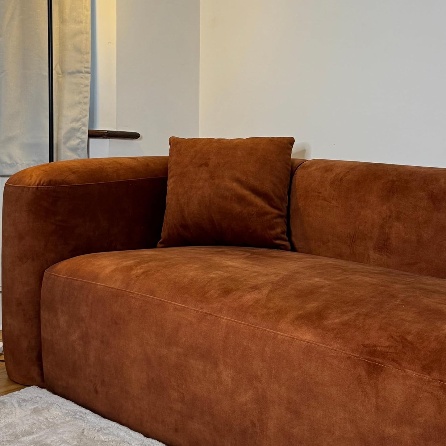 Minimalist Luxury Modern Tight Curved Style Comfy Couch