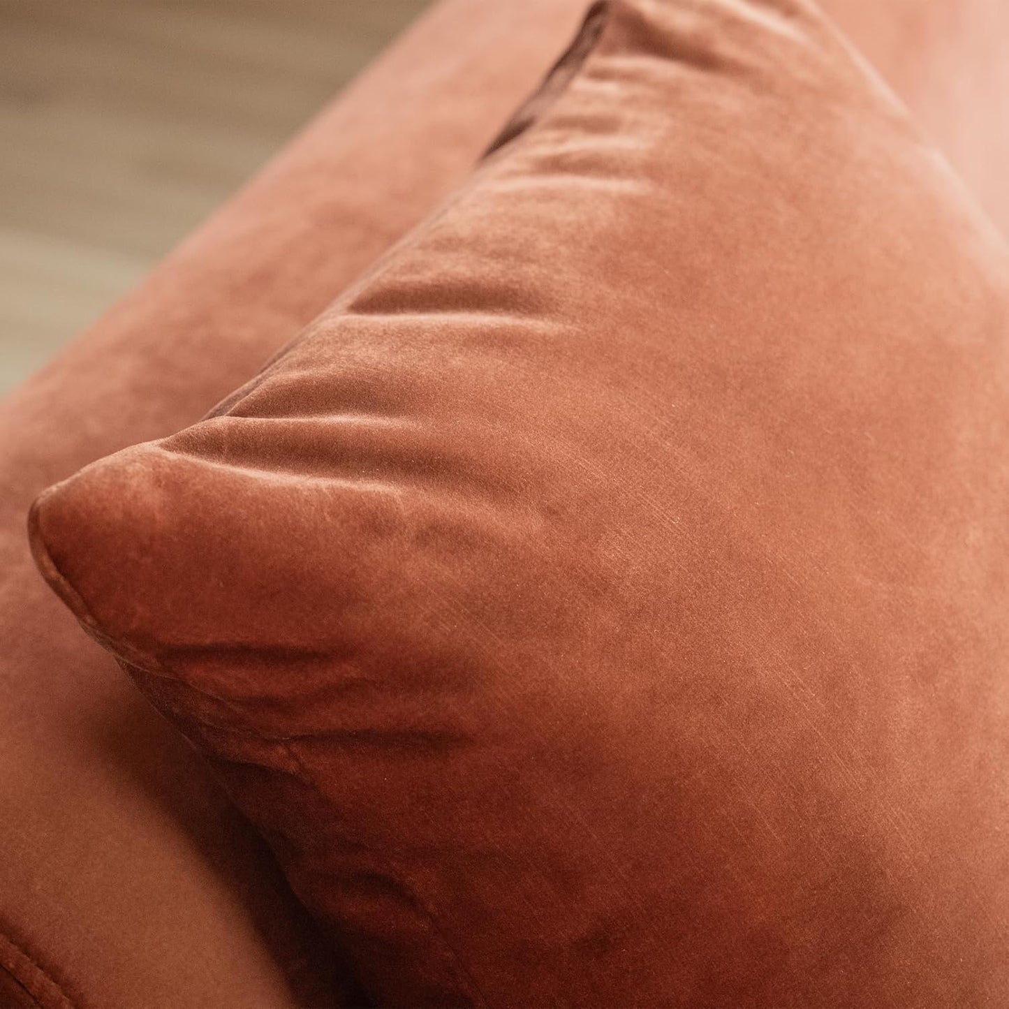 Minimalist Luxury Modern Tight Curved Style Comfy Couch